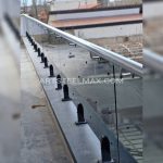 نرده استیل با گارد شیشه ای